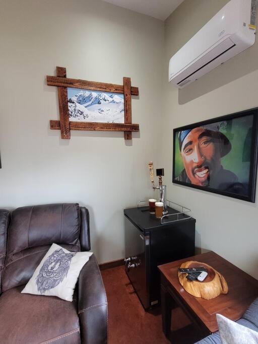 The Best 2 Bedrooms Suite In Revelstoke! Exterior photo
